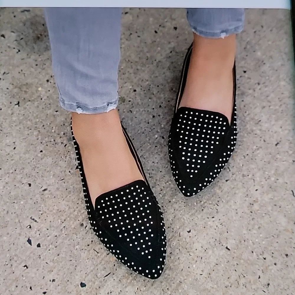 TIME&TRU WIDE WOMEN"S MICRO-STUDDED EMBELLISHMENTS FEATHER FLAT